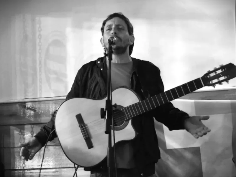 Profundo pesar en Berisso por la muerte del m&uacute;sico Nicol&aacute;s Omentari