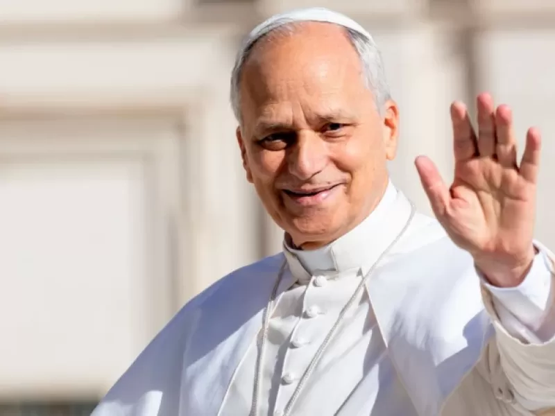 El Gobierno mantiene la log&iacute;stica para la visita papal pero eval&uacute;a postergarla por la salud de Le&oacute;n XIV