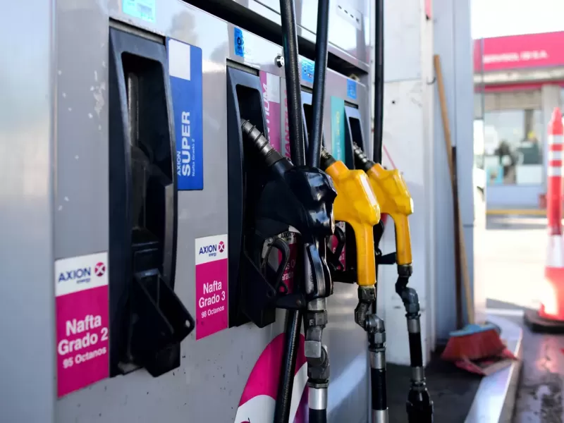 Buscan que las estaciones de servicio informen los aumentos de combustibles con anticipaci&oacute;n