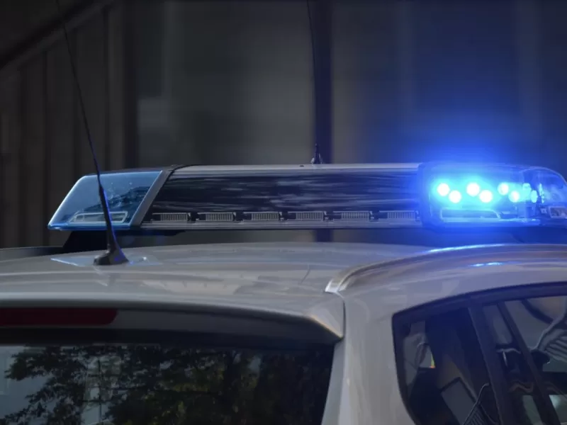 Intentó ingresar a la casa por los techos y terminó detenido por violar la perimetral