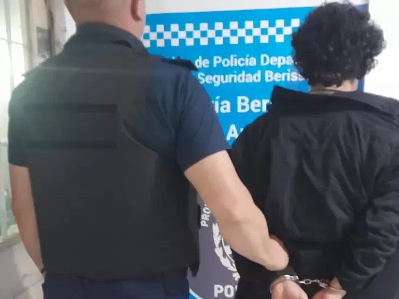 Detuvieron a un hombre armado con un cuchillo tras amenazar a empleados y clientes en Berisso