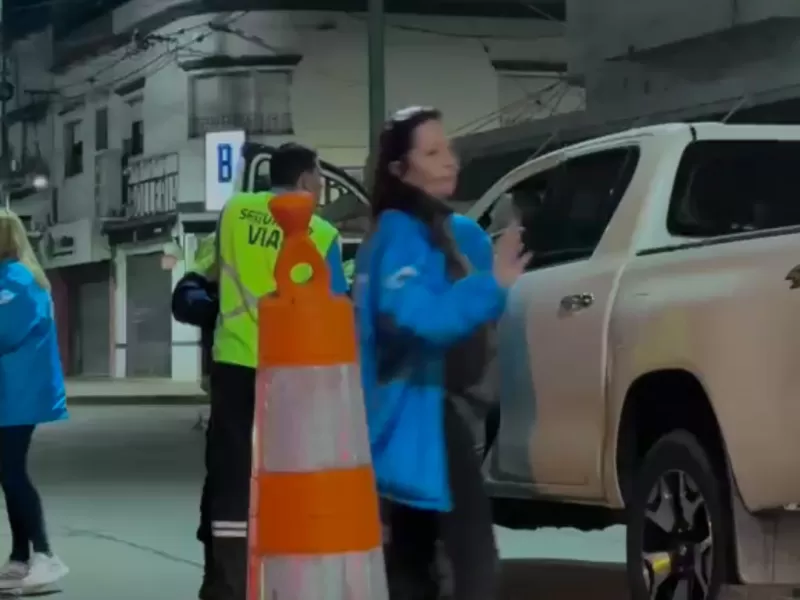Tras un cruce operativo con inspectores, un conductor cuestion&oacute; el secuestro de su auto