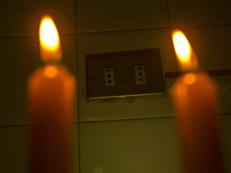 Apagones masivos en Berisso: usuarios pasaron el fin de semana sin luz y la empresa prestataria oculta los motivos
