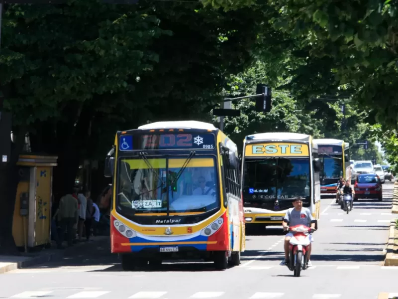 Alerta en el transporte: la UTA advierte que habrá paro si sueldos y aguinaldos no se pagan en término