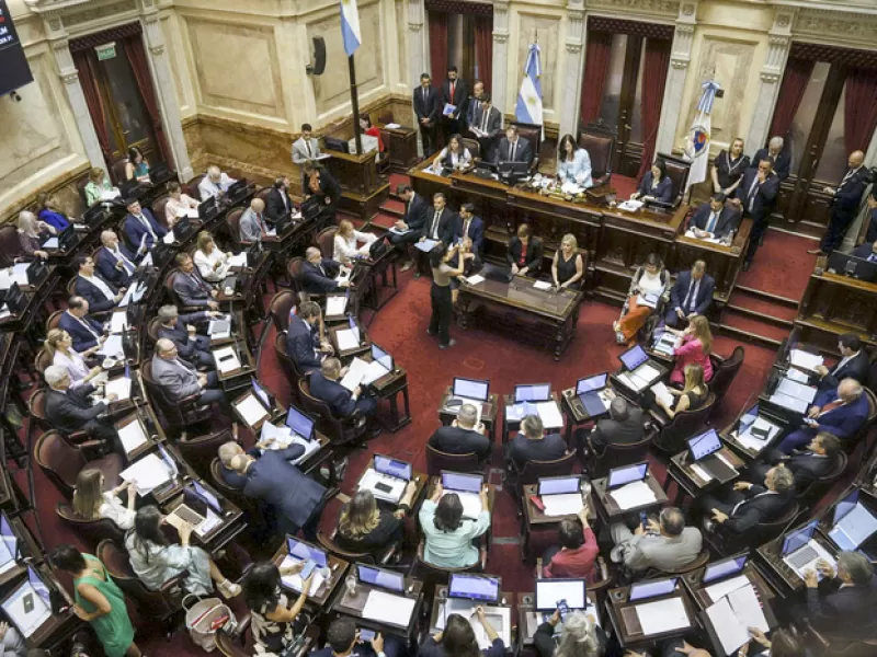 Aumentan los sueldos en el Congreso y los senadores pasar&aacute;n a cobrar $11,5 millones