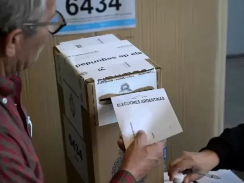 Personas ciegas podrán votar de forma autónoma con la nueva Boleta Única gracias a una plantilla táctil y una audioguía