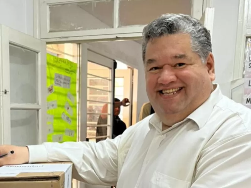 EN VIVO: Jorge Nedela emitió su voto en la Escuela Primaria N°17