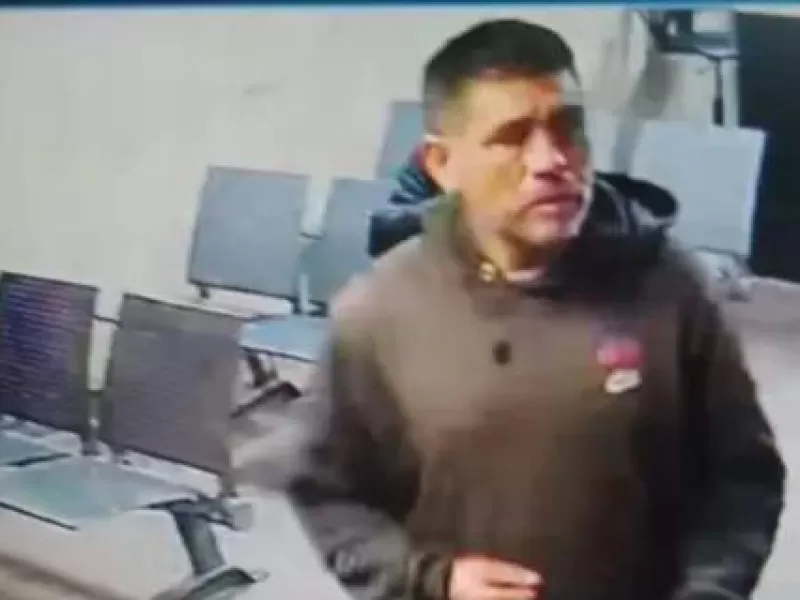 Robaron una moto afuera del Hospital Rossi y buscan al responsable