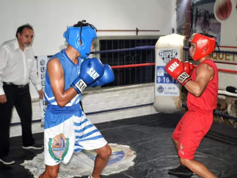 Capacitación de boxeo en Berisso: una jornada para entrenadores y boxeadores