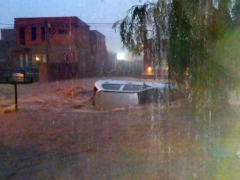 Tragedia en Bahía Blanca: Seis muertos y cortes de luz tras el feroz temporal
