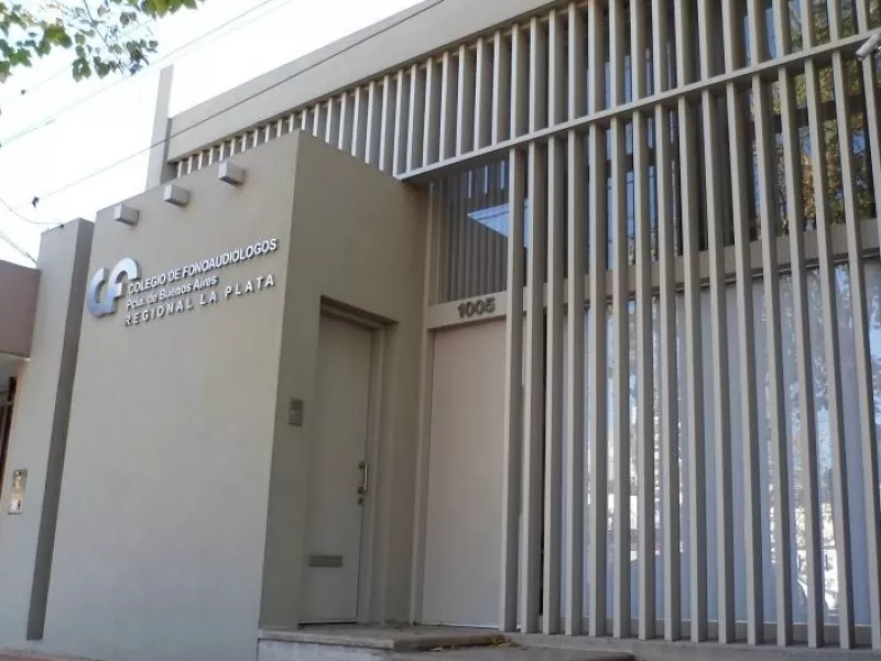 Jubilado platense atrapado en la burocracia entre IOMA y el Colegio de Fonoaudiólogos