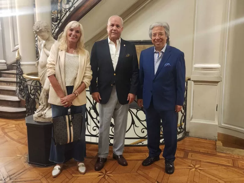 Mercedes Landa deslumbra con su presencia en el evento de reconexi&oacute;n latinoamericana