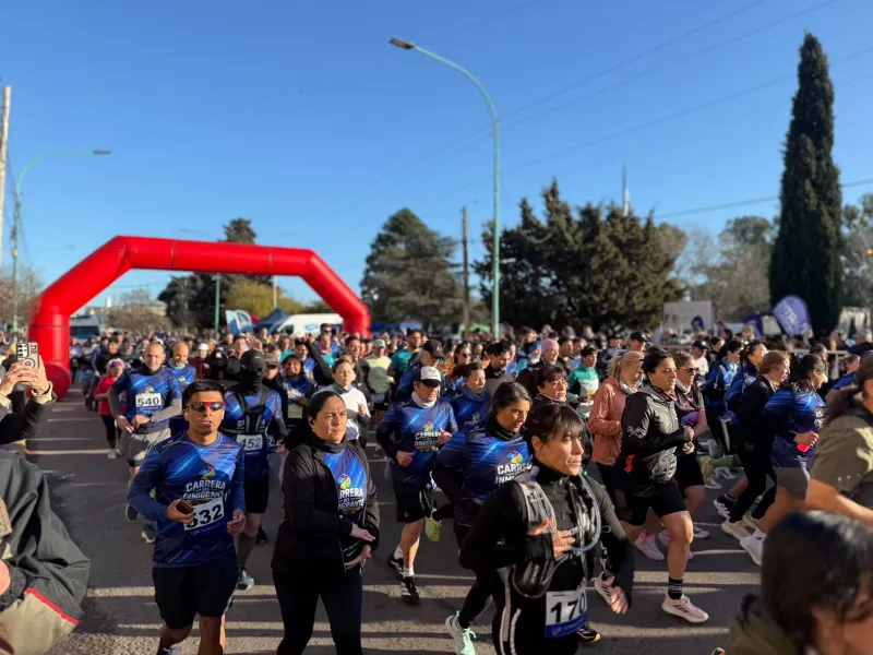 La Carrera del Inmigrante alcanz&oacute; un r&eacute;cord de convocatoria con m&aacute;s de mil competidores en Berisso