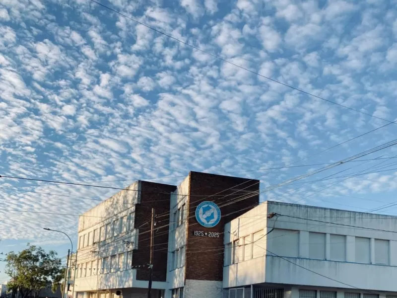 ¿Quién se queda con el clásico? Villa San Carlos y CEyE se miden esta noche en Berisso