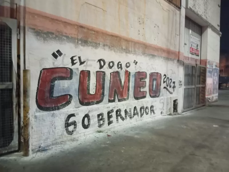 Aparecen pintadas en municipios bonaerenses que promueven a Santiago C&uacute;neo como candidato a gobernador