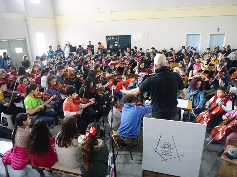 La Orquesta Escuela de Berisso celebra su 20° aniversario con un gran concierto