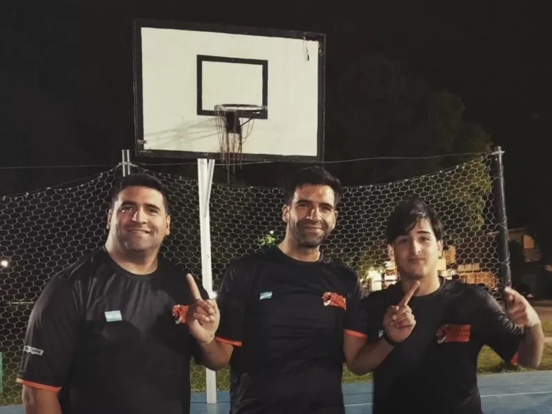 Berisso vivió la primera “Noche de Duelos”, el torneo 1vs1 que deslumbró en la Génova