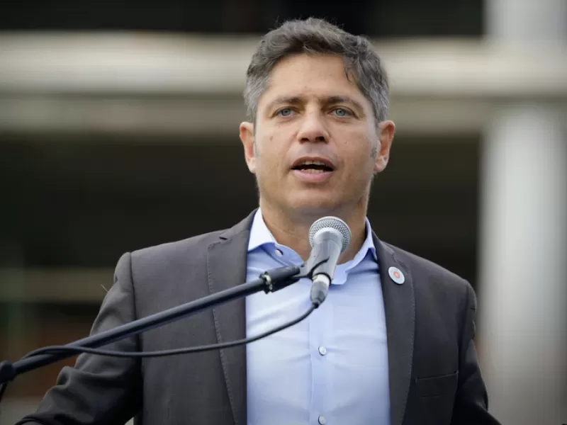 Kicillof fue abucheado durante un acto policial en Berazategui en medio de reclamos salariales