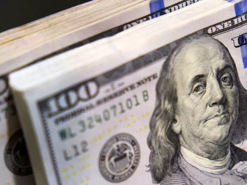 Sin cepo y con dólar libre: el primer día del nuevo esquema cambiario cerró con una cotización de $1230 en el Banco Nación