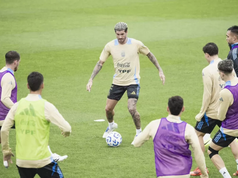 Argentina se enfrenta este martes ante Perú con el riesgo de dejar de ser la mejor selección del mundo