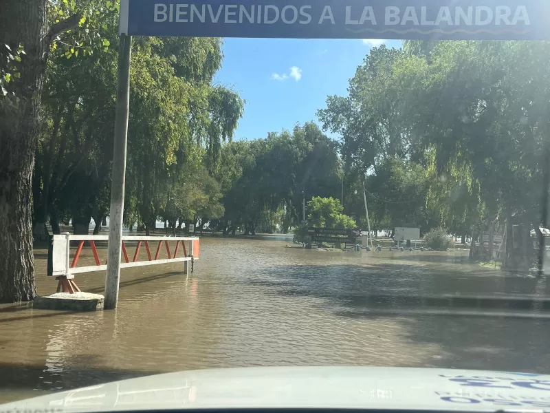 Defensa Civil realizó acciones preventivas ante la crecida del Río de la Plata en Berisso