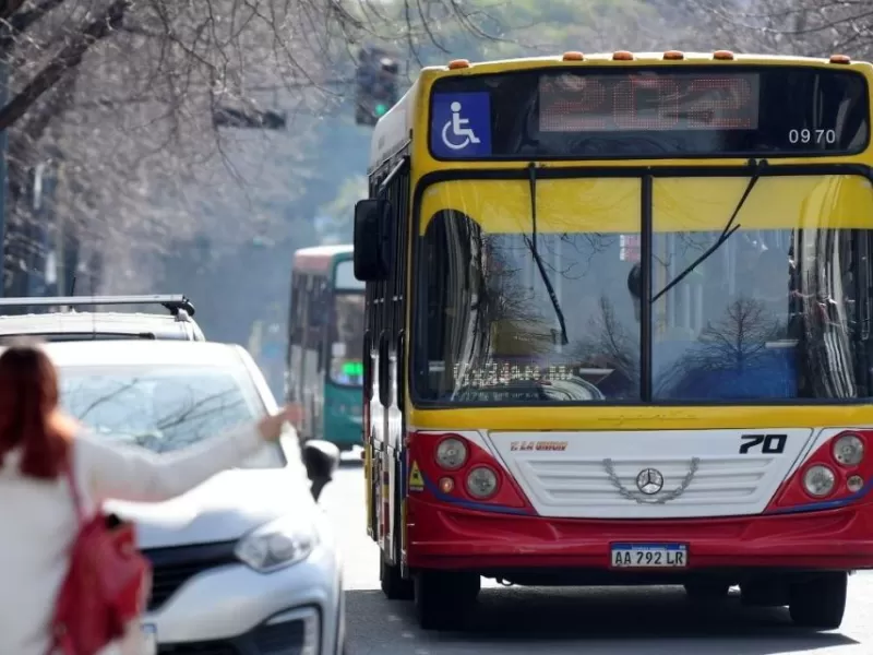 Tensión en el transporte: la UTA vuelve a amenazar con medidas si no hay acuerdo salarial