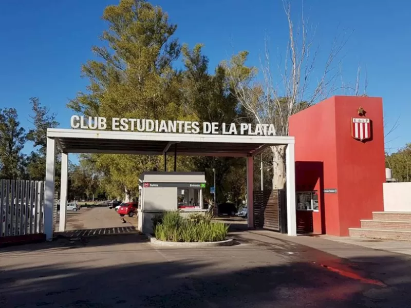 Duelo en Estudiantes: cierran todas las sedes por la muerte de Juan Ramón “La Bruja” Verón
