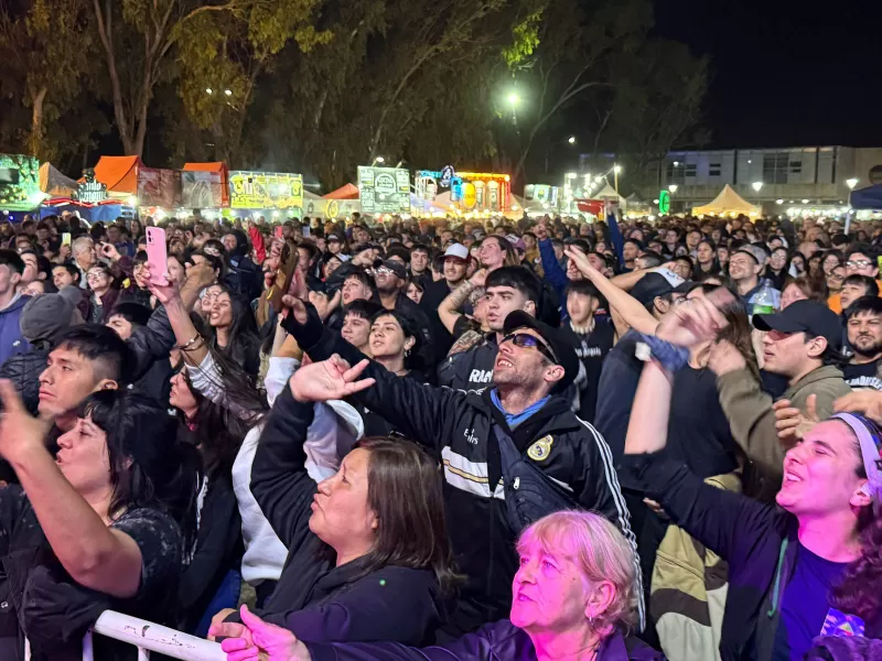 La Fiesta de la Birra llega a su fin con música, cerveza y una noche inolvidable en Berisso