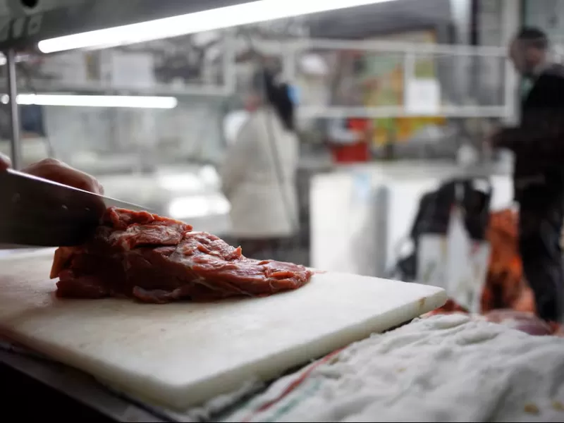 El consumo de carne vacuna cay&oacute; al nivel m&aacute;s bajo de las &uacute;ltimas tres d&eacute;cadas