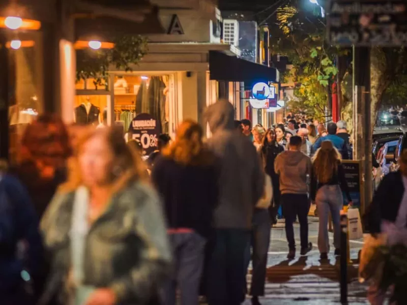 M&aacute;s turistas en Semana Santa, pero con menor gasto y estad&iacute;as m&aacute;s cortas