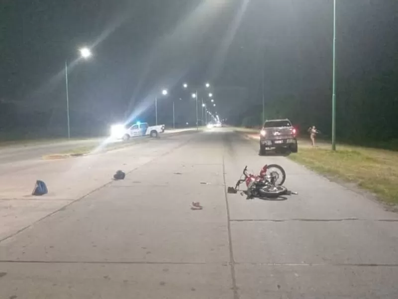 Un motociclista perdió la vida tras chocar con una camioneta