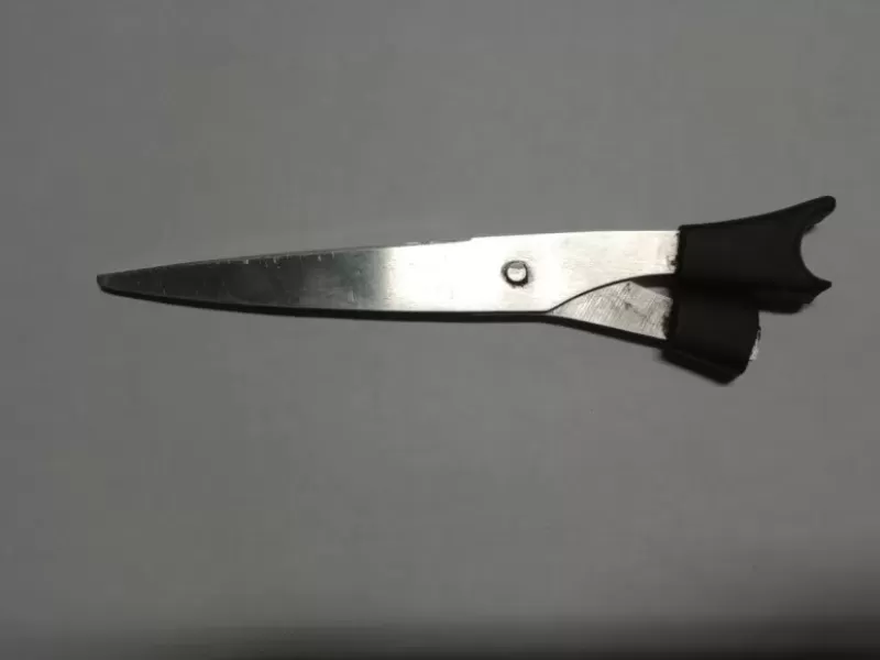 Un joven fue denunciado por agredir con una tijera a su pareja en Berisso