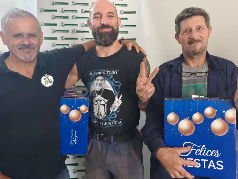 El STMB entregó más de 1200 cajas navideñas a la Familia Municipal de Berisso