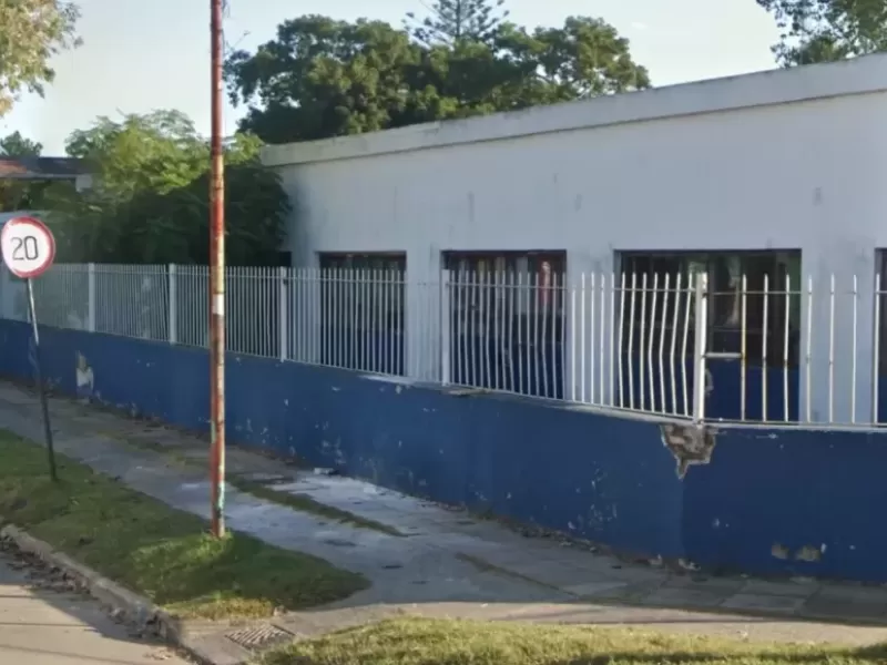 M&aacute;xima tensi&oacute;n en la Secundaria 13: graves incidentes entre alumnos terminaron con un preceptor agredido
