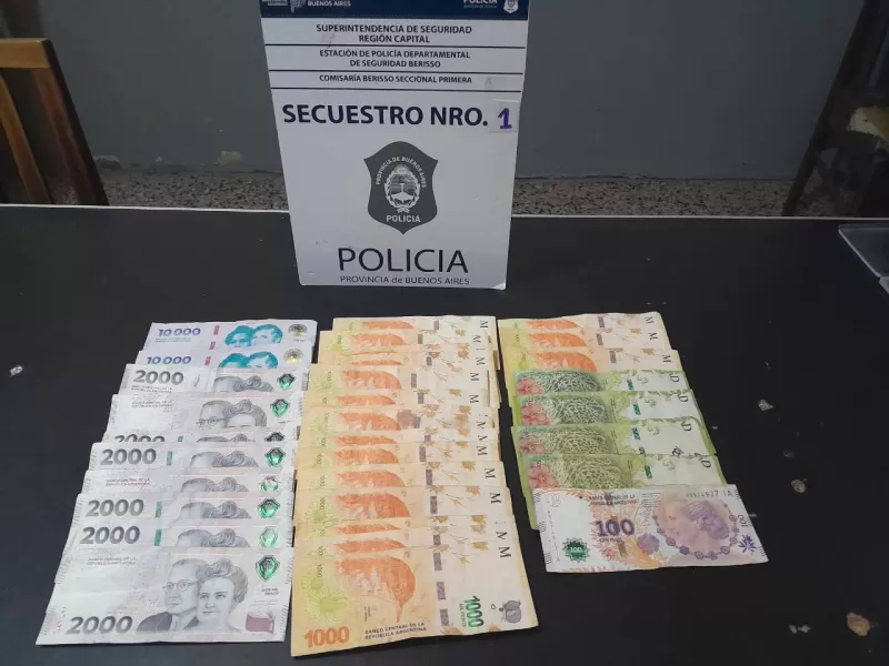 Discutía con su pareja, fue identificado y tenía cocaína