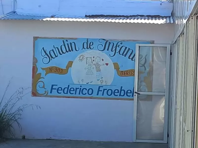 Intentaron robar en el Jard&iacute;n N&deg;903 y fueron detenidos tras una r&aacute;pida intervenci&oacute;n policial