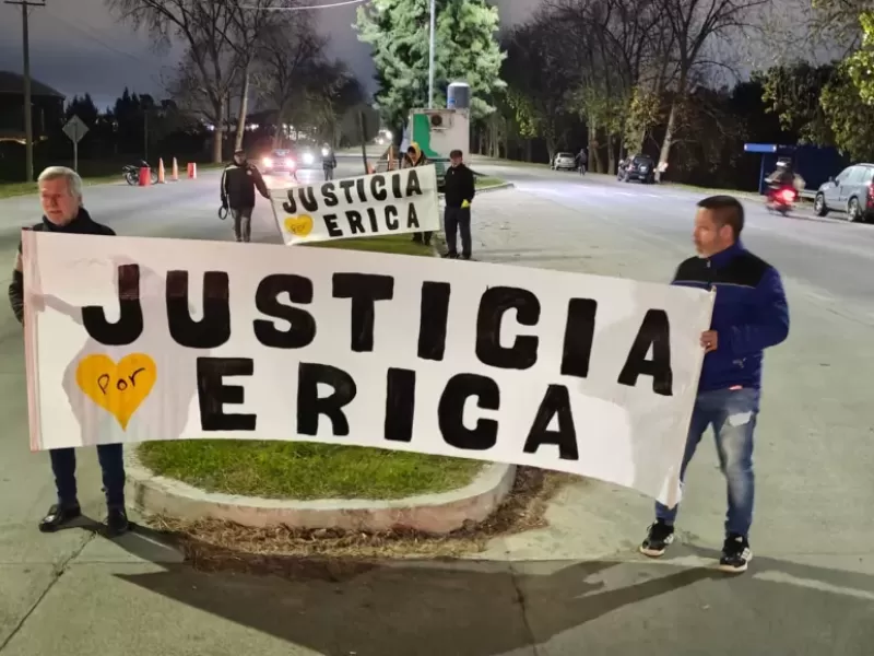 Berisso volvi&oacute; a marchar para pedir justicia por &Eacute;rica Valdez a dos meses de su muerte