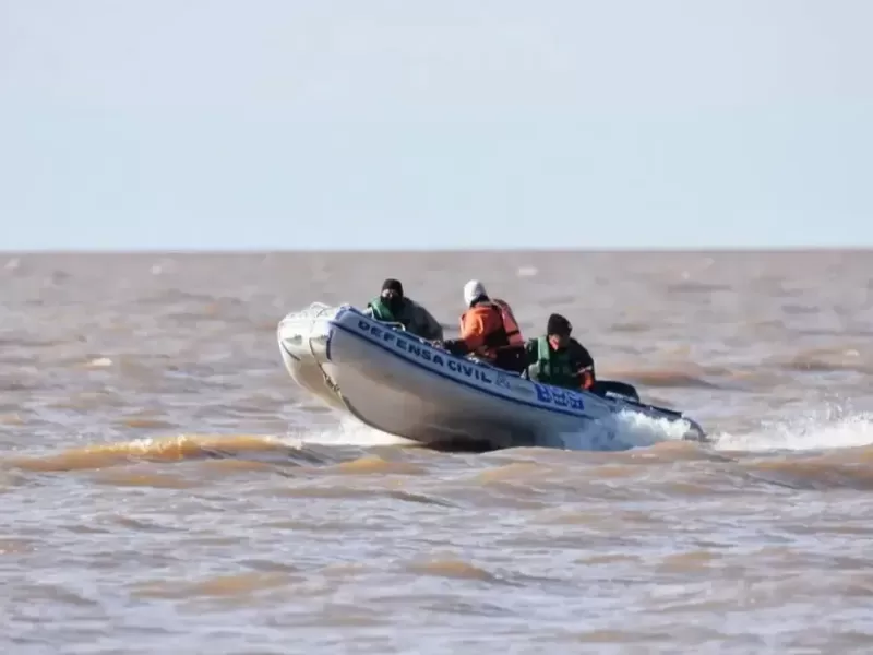 Prefectura hall&oacute; restos n&aacute;uticos a 18 kil&oacute;metros de la costa y reestructura el rastrillaje de los pescadores