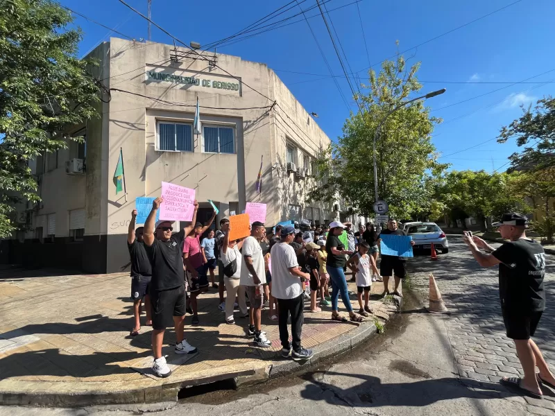 Denuncian la clausura irregular a una iglesia y reclaman respeto por la libertad de culto en Berisso
