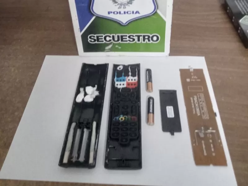 Intentó ingresar droga en un control remoto y quedó detenido