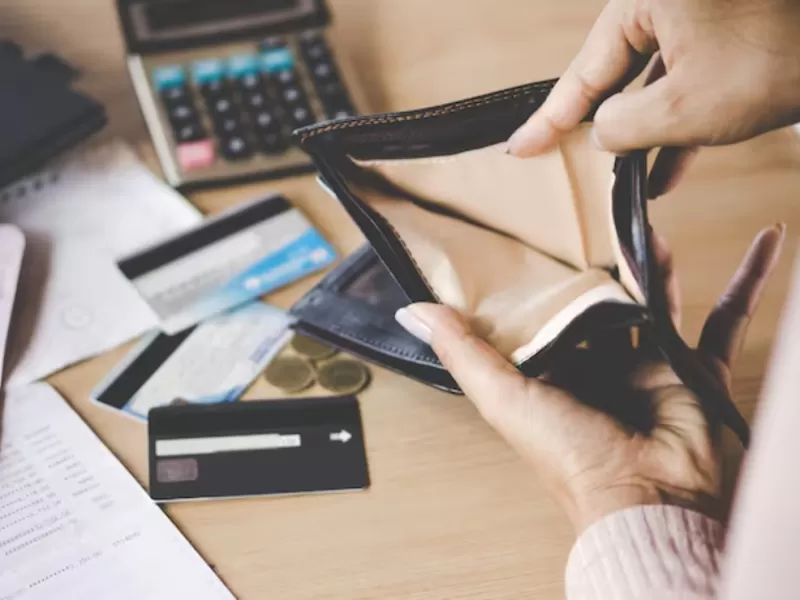 La deuda promedio de los argentinos ya supera los $5,6 millones y crece la morosidad, según el BCRA