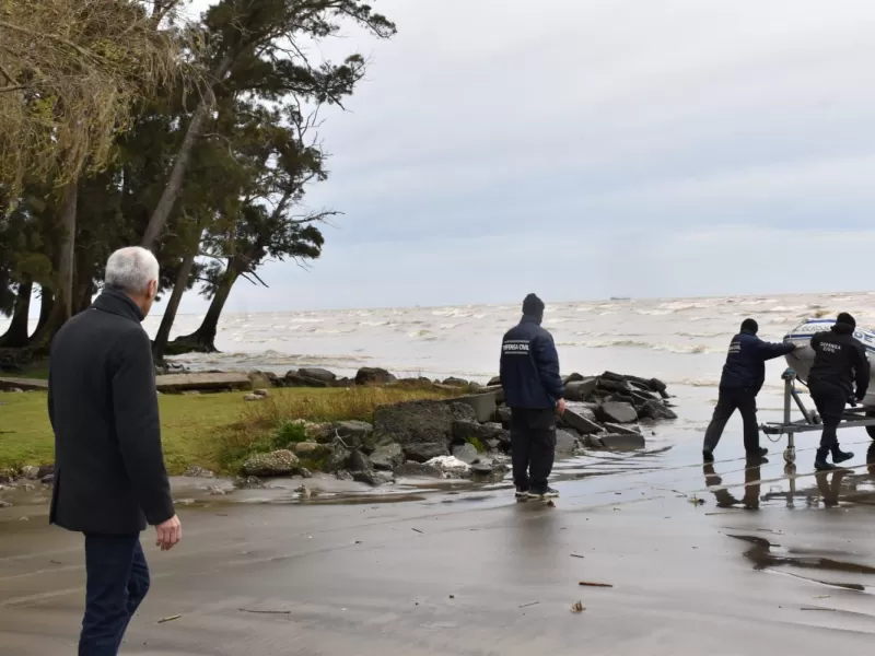 Continúa el operativo de búsqueda de los pescadores desaparecidos en el Río de la Plata