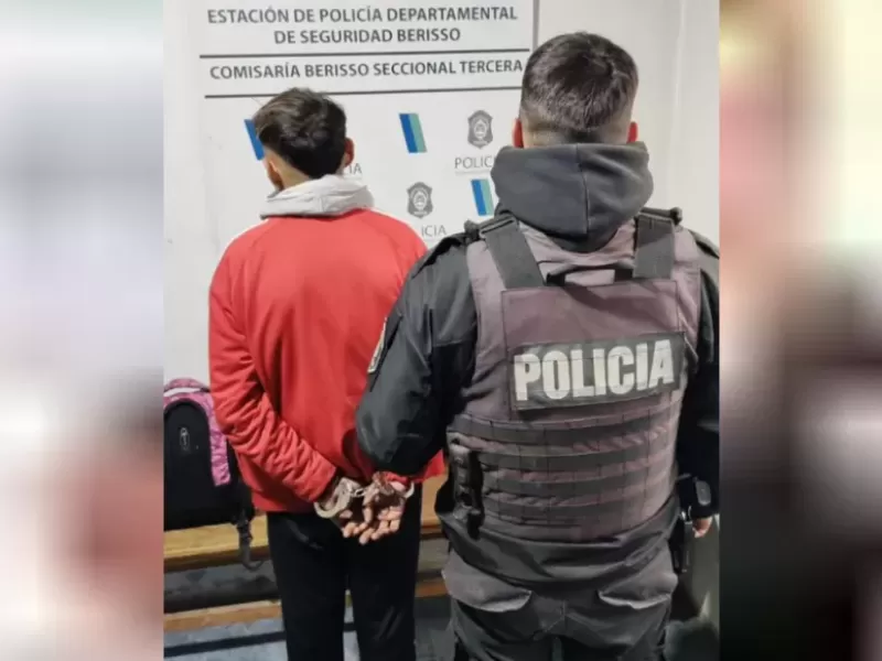 Interceptan a un joven que circulaba en moto con signos de adulteración en Berisso