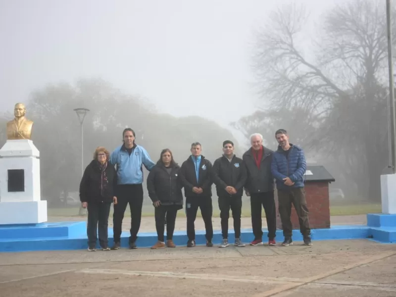 El Club Universitario de Berisso celebró su 42° aniversario con actividades en la Plaza Mosconi