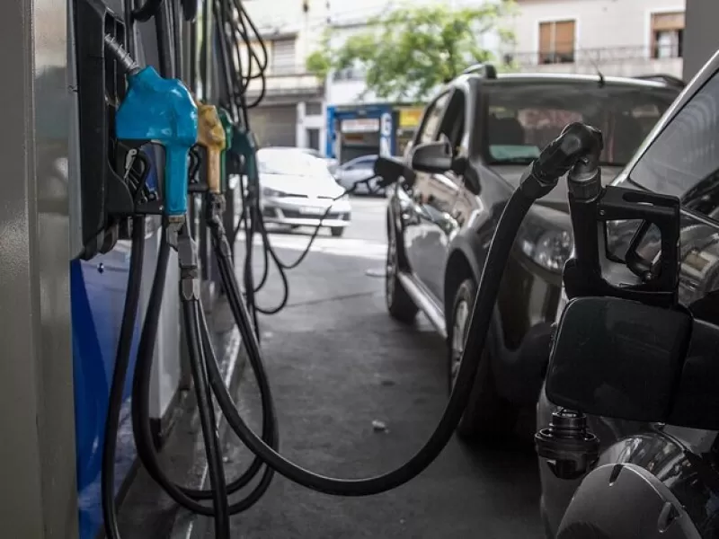Nuevo golpe al bolsillo: YPF actualiz&oacute; sus precios y la nafta s&uacute;per ya rompi&oacute; la barrera de los $2.050
