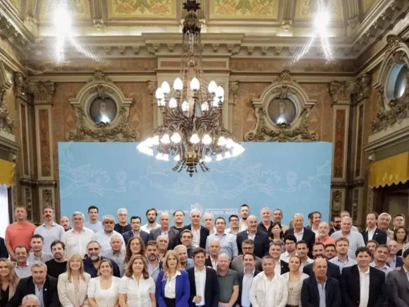 Cagliardi participó de un encuentro con Kicillof y respaldó medidas para fortalecer las finanzas municipales