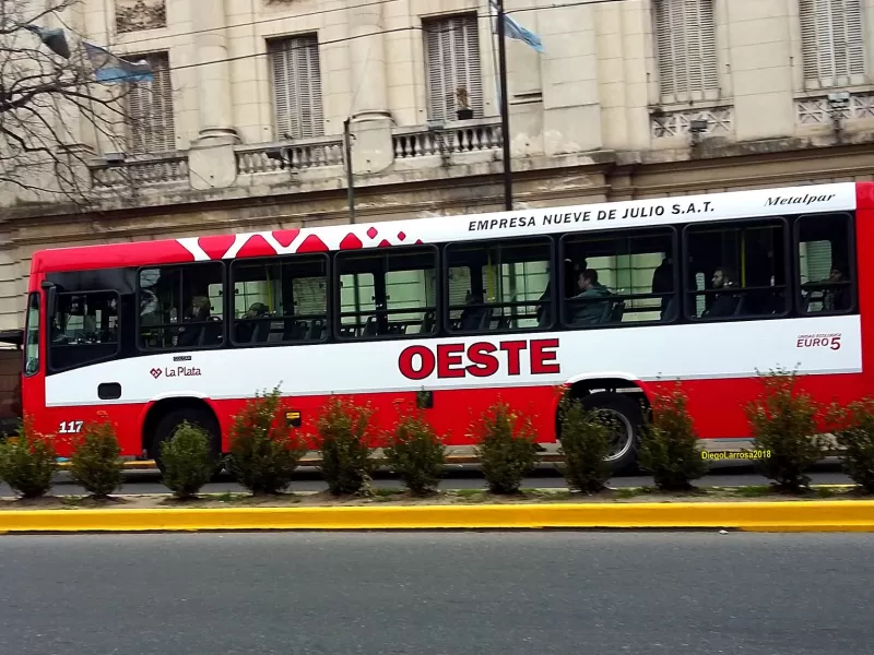 La Plata investiga una toma con presunta interferencia empresaria en el servicio p&uacute;blico de pasajeros
