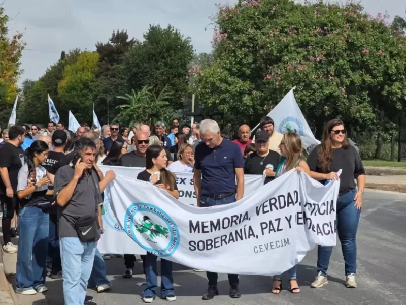Berisso conmemoró el 2 de Abril con una multitudinaria jornada de memoria y reconocimiento a los excombatientes
