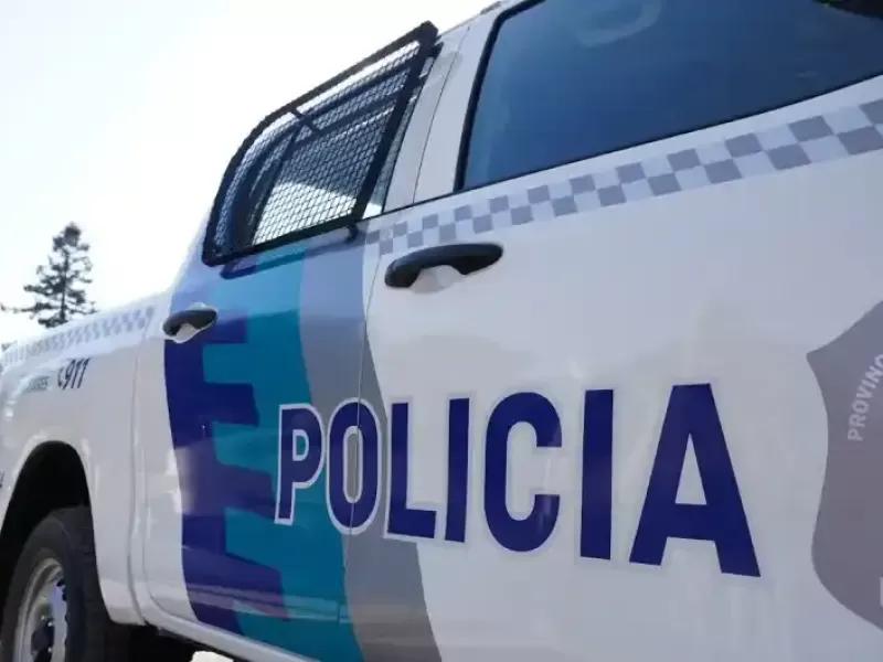 Violento asalto a un remisero en Berisso: una pareja lo atac&oacute; con un cuchillo