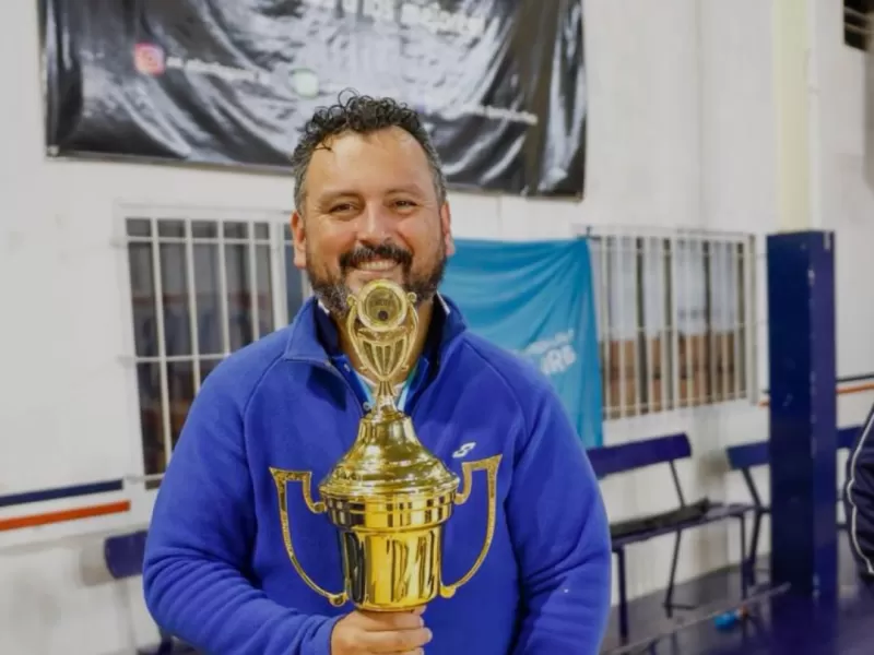 Diego Ebra, el DT que hizo historia con la Selección de La Plata y se coronó bicampeón